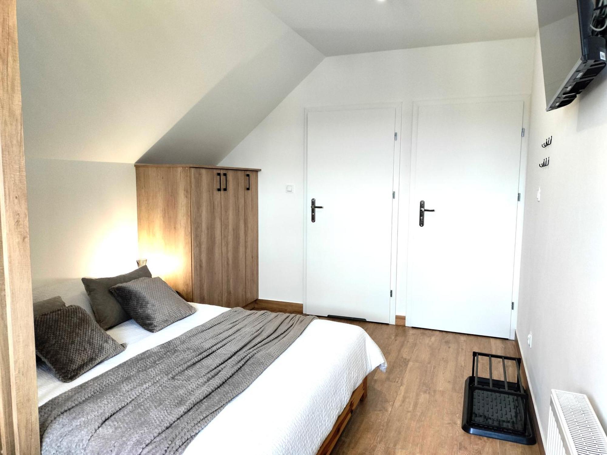 Agroturystyka Jodlowa - Rodzinne Apartamenty W Centrum Gor Swietokrzyskich - Sala Zabaw, Zwierzeta, Bilard Krajno-Zagorze المظهر الخارجي الصورة
